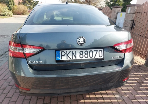 Skoda Superb cena 57874 przebieg: 190000, rok produkcji 2015 z Konin małe 379